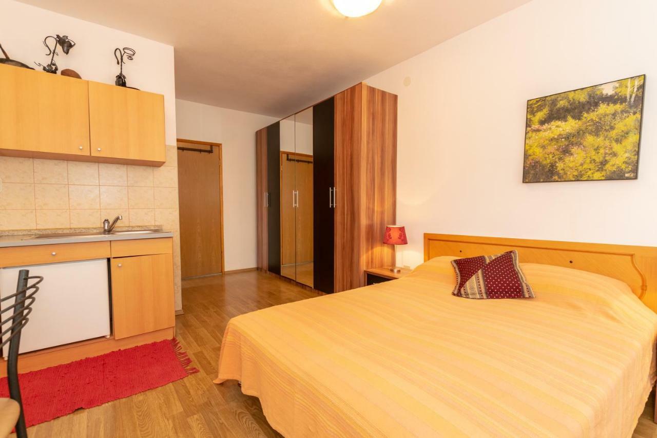 PUY Apartments Mirjana מראה חיצוני תמונה
