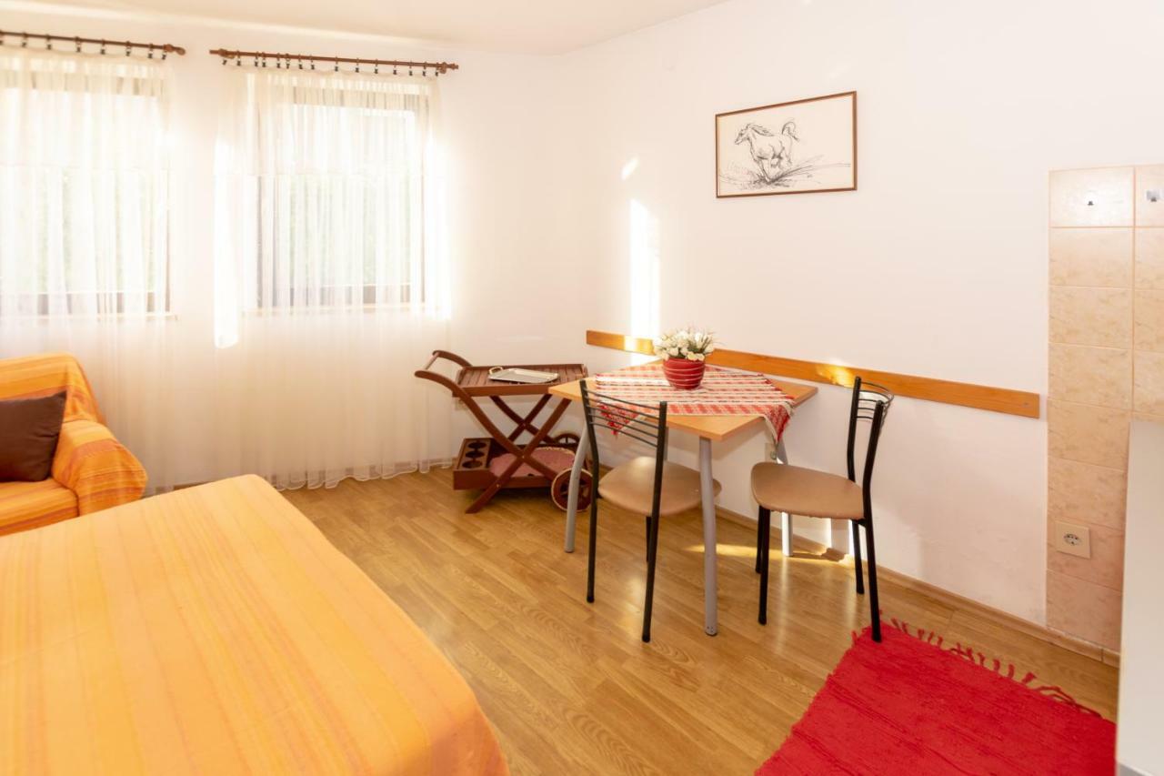 PUY Apartments Mirjana מראה חיצוני תמונה